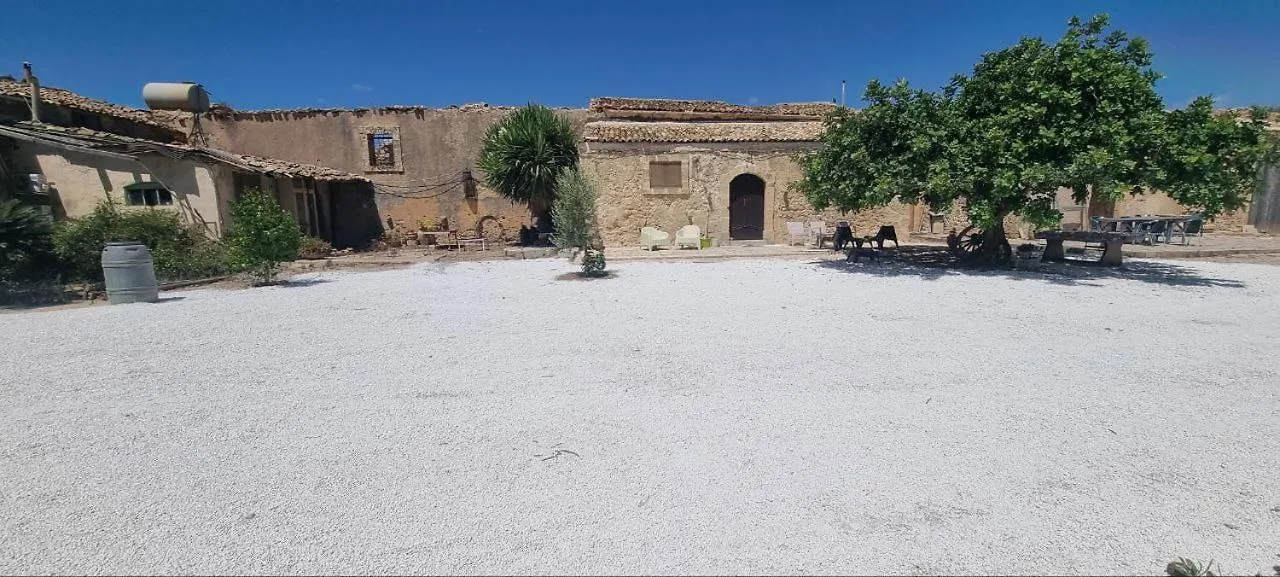 Il Casale Appartament&Rooms Burgio  Holiday home Burgio (Siracusa)
