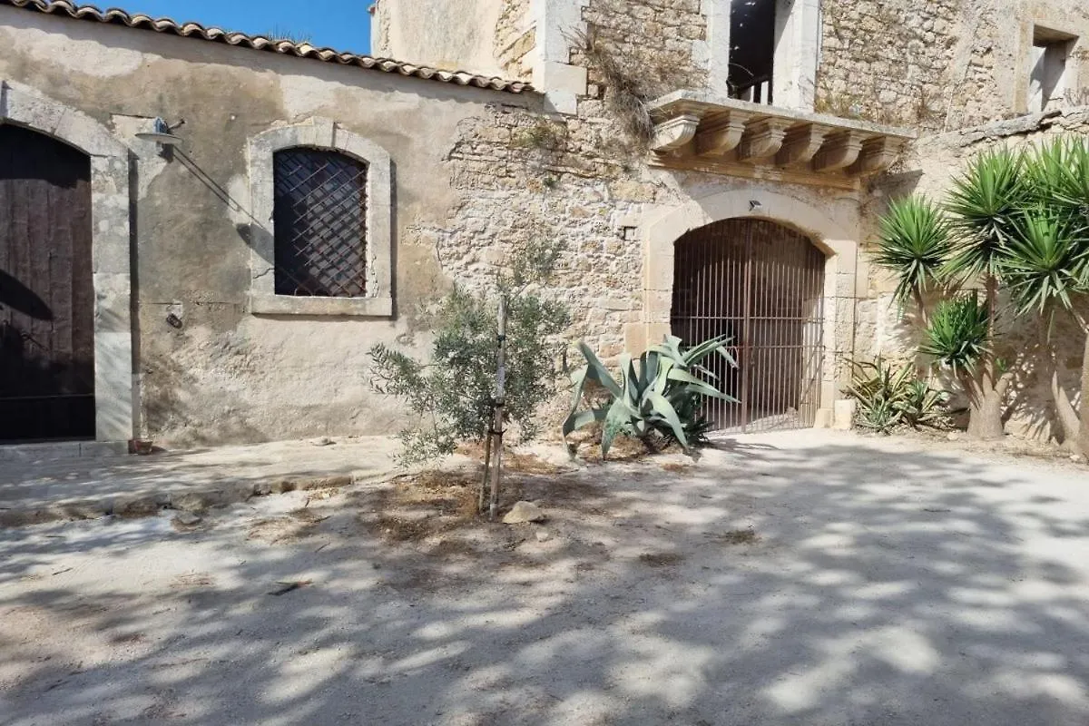 Il Casale Appartament&Rooms Burgio  Дом отдыха